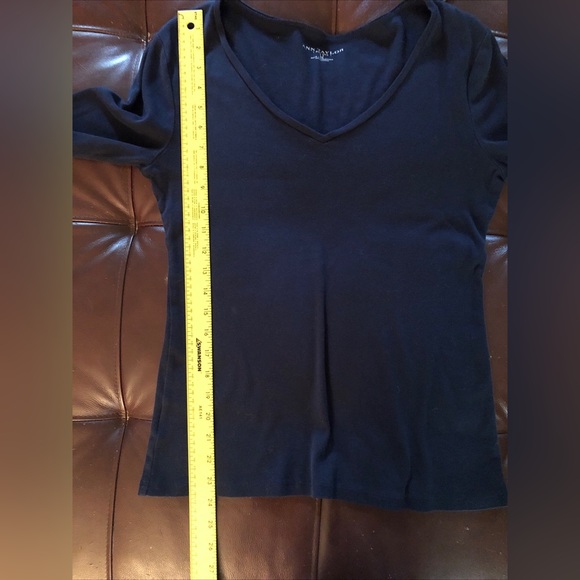 AnnTaylor long sleeved tshirt. Cotton. SZ-medium navy blue, a great basic - Picture 2 of 6